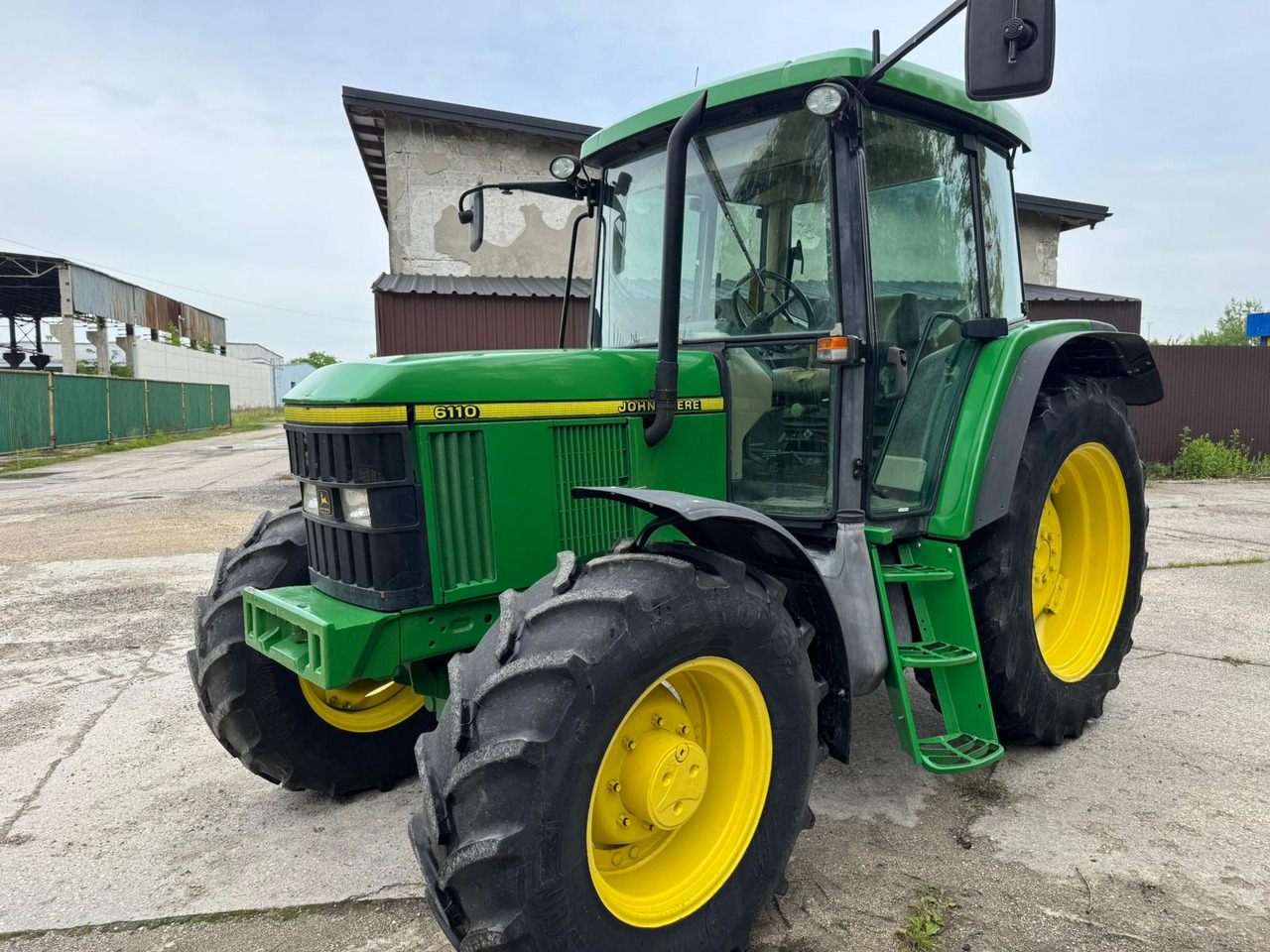 JOHN DEERE 6110 - Trator: foto 1 JOHN DEERE 6110 - Trator: foto 1