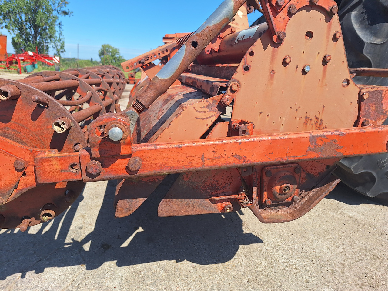KUHN EL100N 305 - Grade rotativa: foto 2 KUHN EL100N 305 - Grade rotativa: foto 2