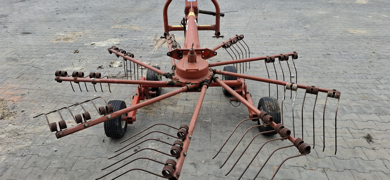 KUHN GA 300 GM - Ancinho enleirador: foto 2 KUHN GA 300 GM - Ancinho enleirador: foto 2