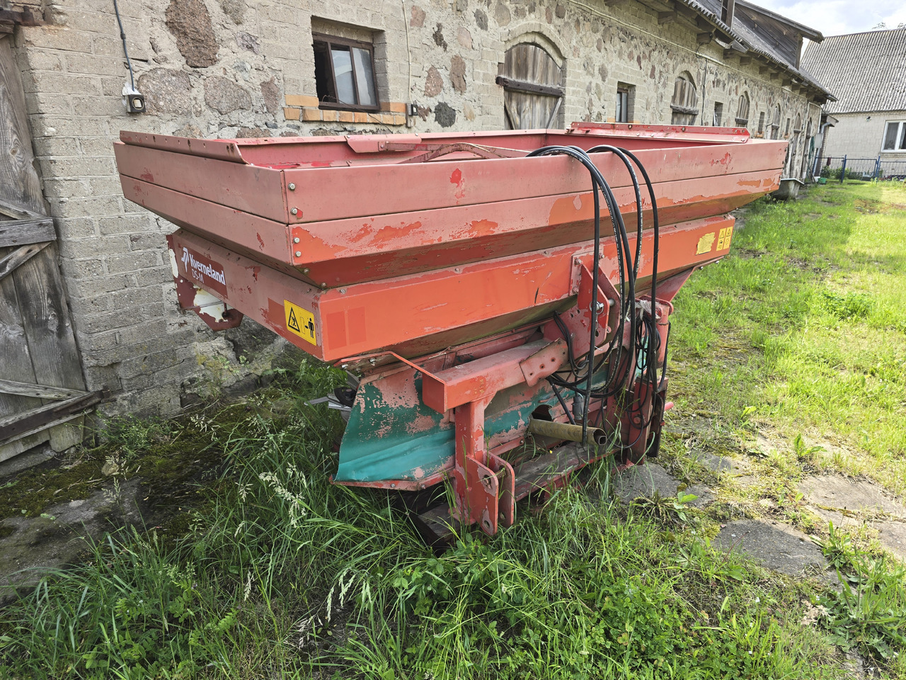 KVERNELAND DS-M 1500 L / 24 m - Distribuidor de fertilizantes: foto 3 KVERNELAND DS-M 1500 L / 24 m - Distribuidor de fertilizantes: foto 3