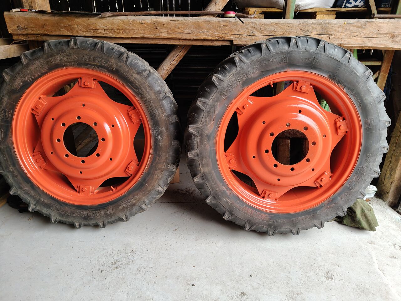Kleber, Taurus 11.2 R32 (270/95 R32), 9.5 R48 - Roda completa por Máquina agrícola: foto 1 Kleber, Taurus 11.2 R32 (270/95 R32), 9.5 R48 - Roda completa por Máquina agrícola: foto 1