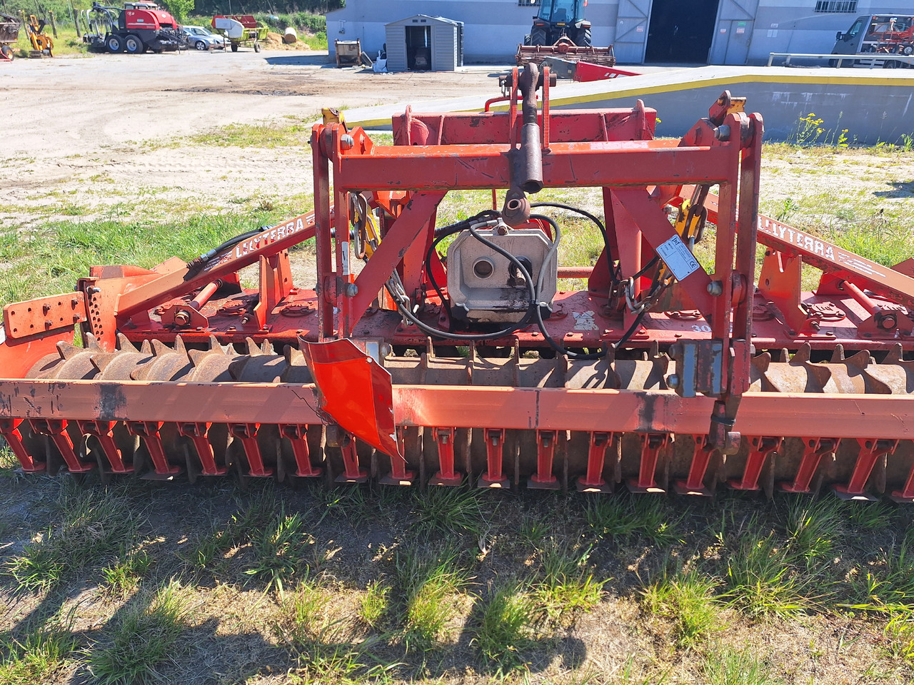 LELY FRANCE AH523 - Grade: foto 4 LELY FRANCE AH523 - Grade: foto 4