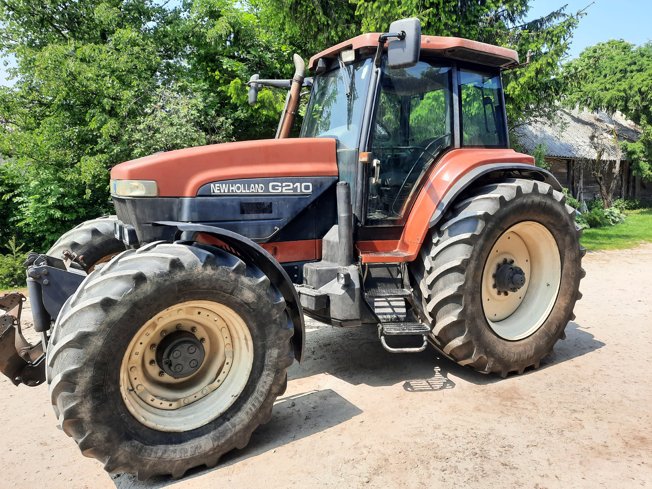 NEW HOLLAND G210 - Trator: foto 5 NEW HOLLAND G210 - Trator: foto 5