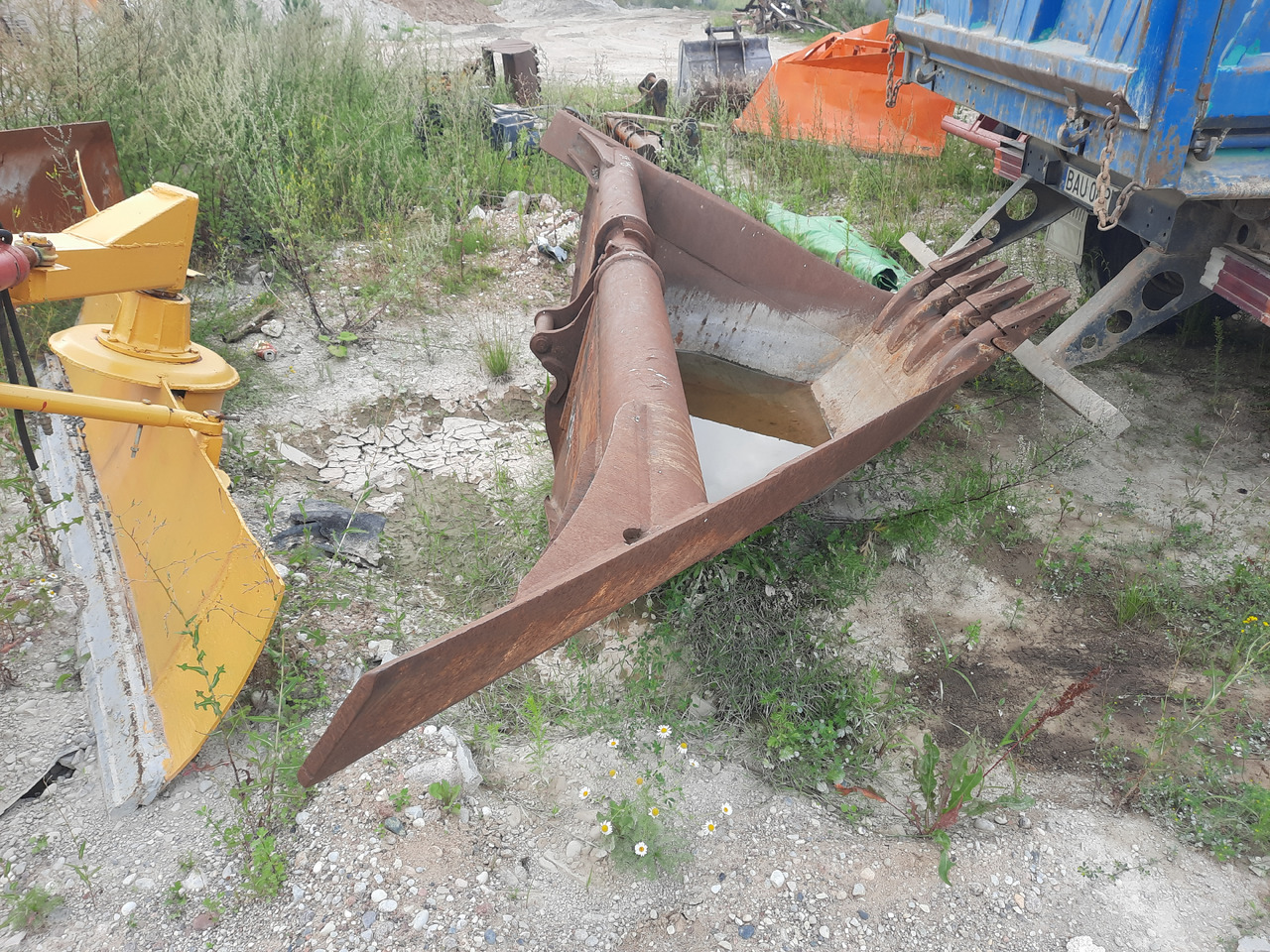 SOTRAMAINE 104 Łyżka trapezowa - Balde por Máquina de construção: foto 2 SOTRAMAINE 104 Łyżka trapezowa - Balde por Máquina de construção: foto 2