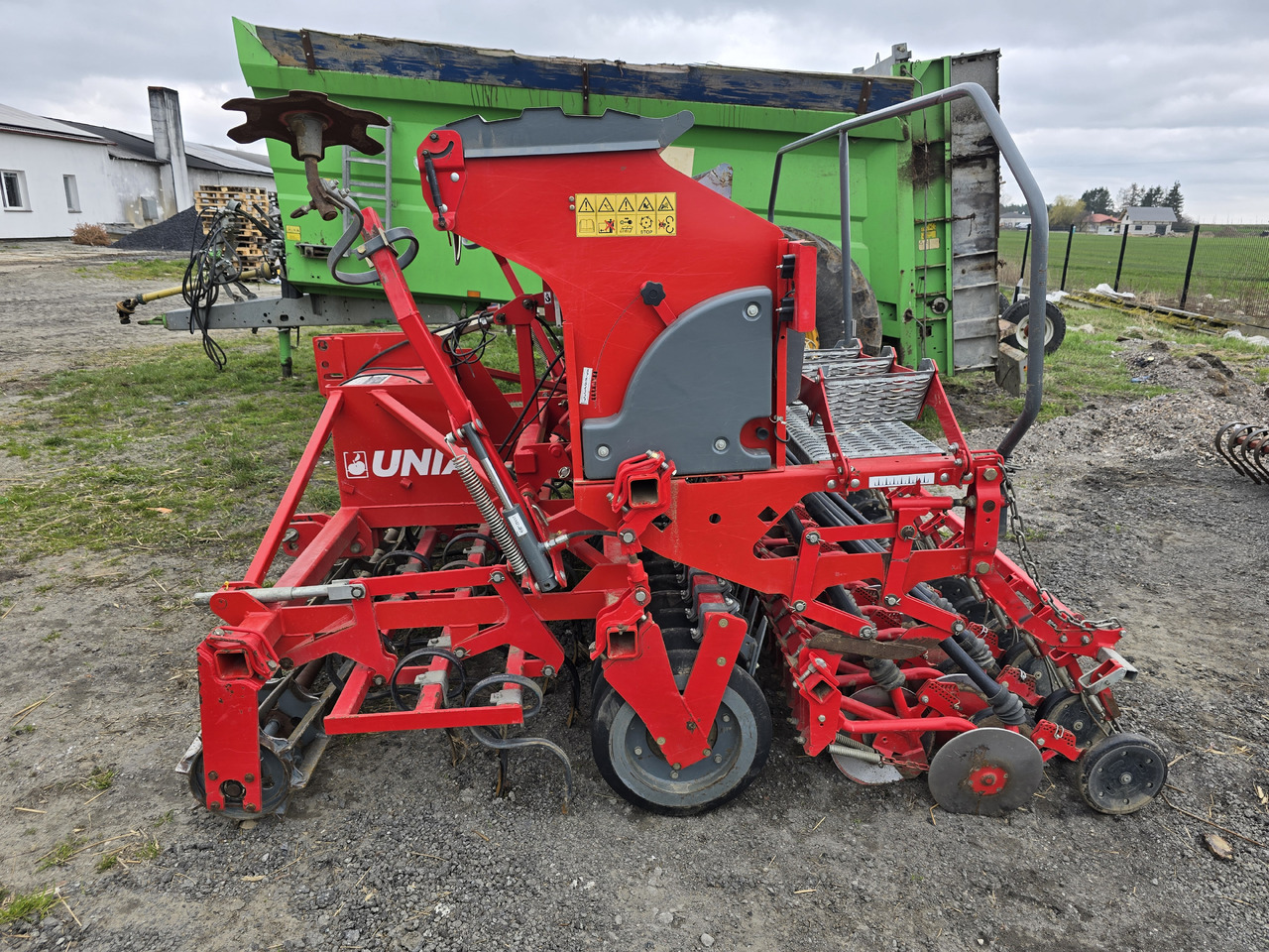 UNIA FM s700/3 D - Semeadora combinada: foto 3 UNIA FM s700/3 D - Semeadora combinada: foto 3