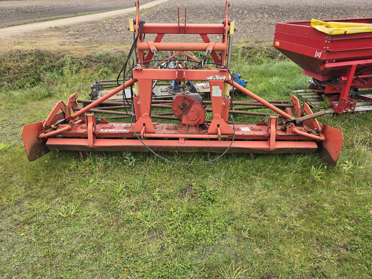 Lely Terra 300-22 - Grade: foto 2 Lely Terra 300-22 - Grade: foto 2