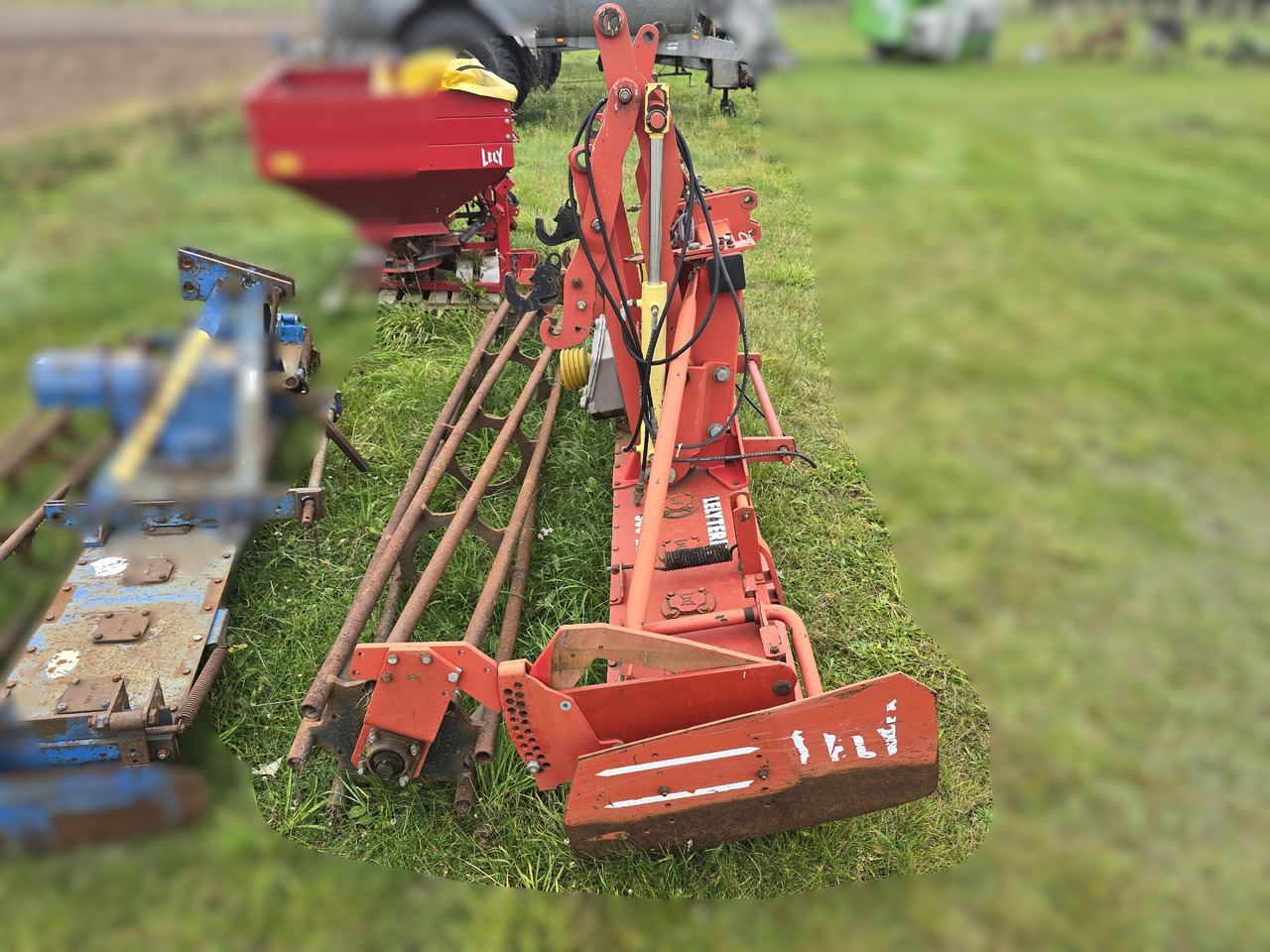 Lely Terra 300-22 - Grade: foto 4 Lely Terra 300-22 - Grade: foto 4