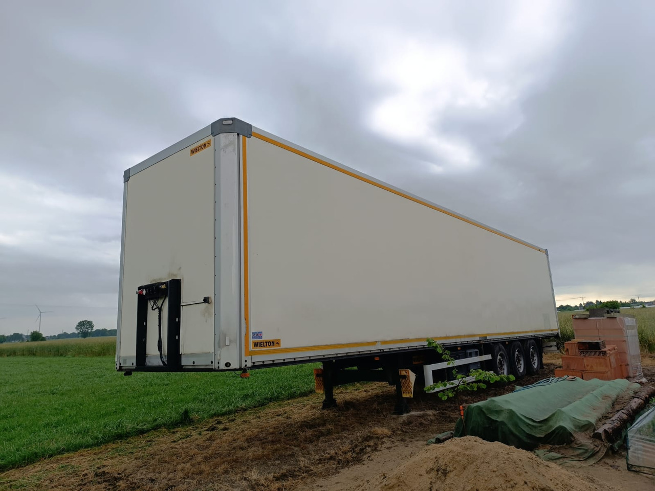 Wielton NS34FT - Semi-reboque furgão: foto 4 Wielton NS34FT - Semi-reboque furgão: foto 4