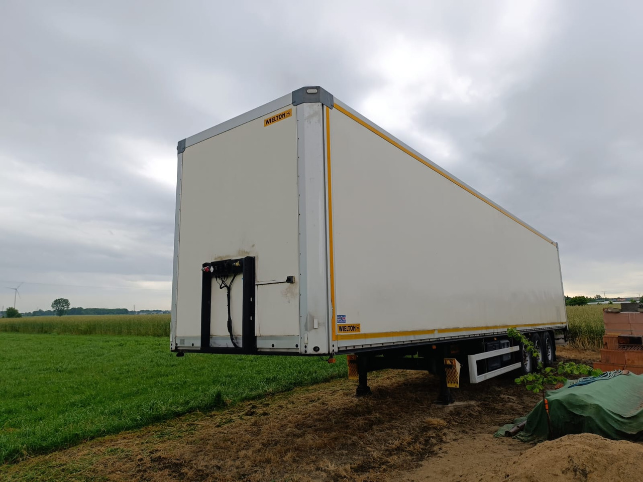Wielton NS34FT - Semi-reboque furgão: foto 3 Wielton NS34FT - Semi-reboque furgão: foto 3