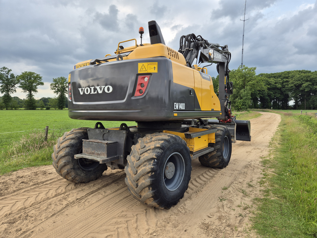 VOLVO EW 140 D - Escavadeira de rodas: foto 5 VOLVO EW 140 D - Escavadeira de rodas: foto 5