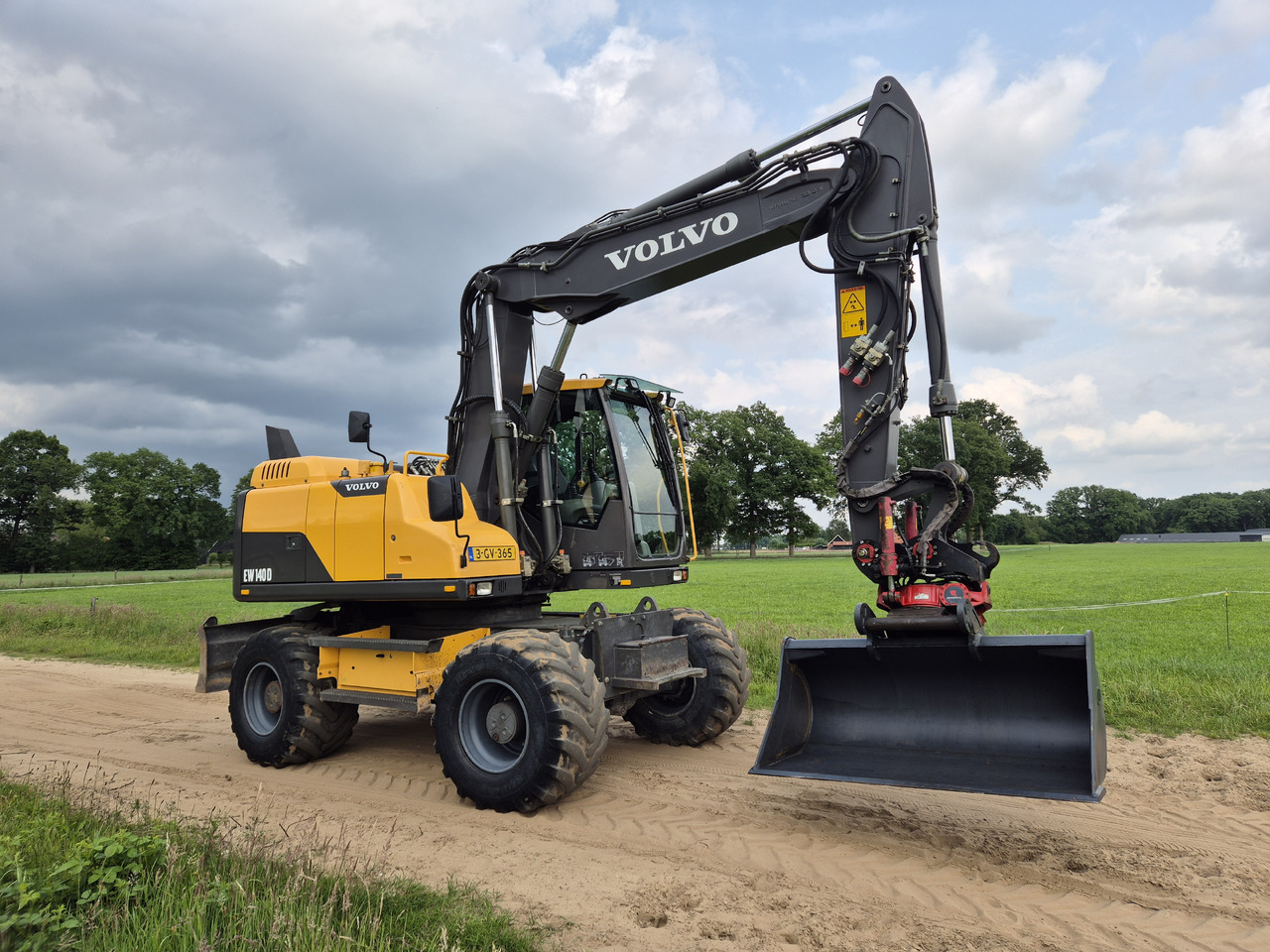 VOLVO EW 140 D Rototilt - Escavadeira de rodas: foto 5 VOLVO EW 140 D Rototilt - Escavadeira de rodas: foto 5