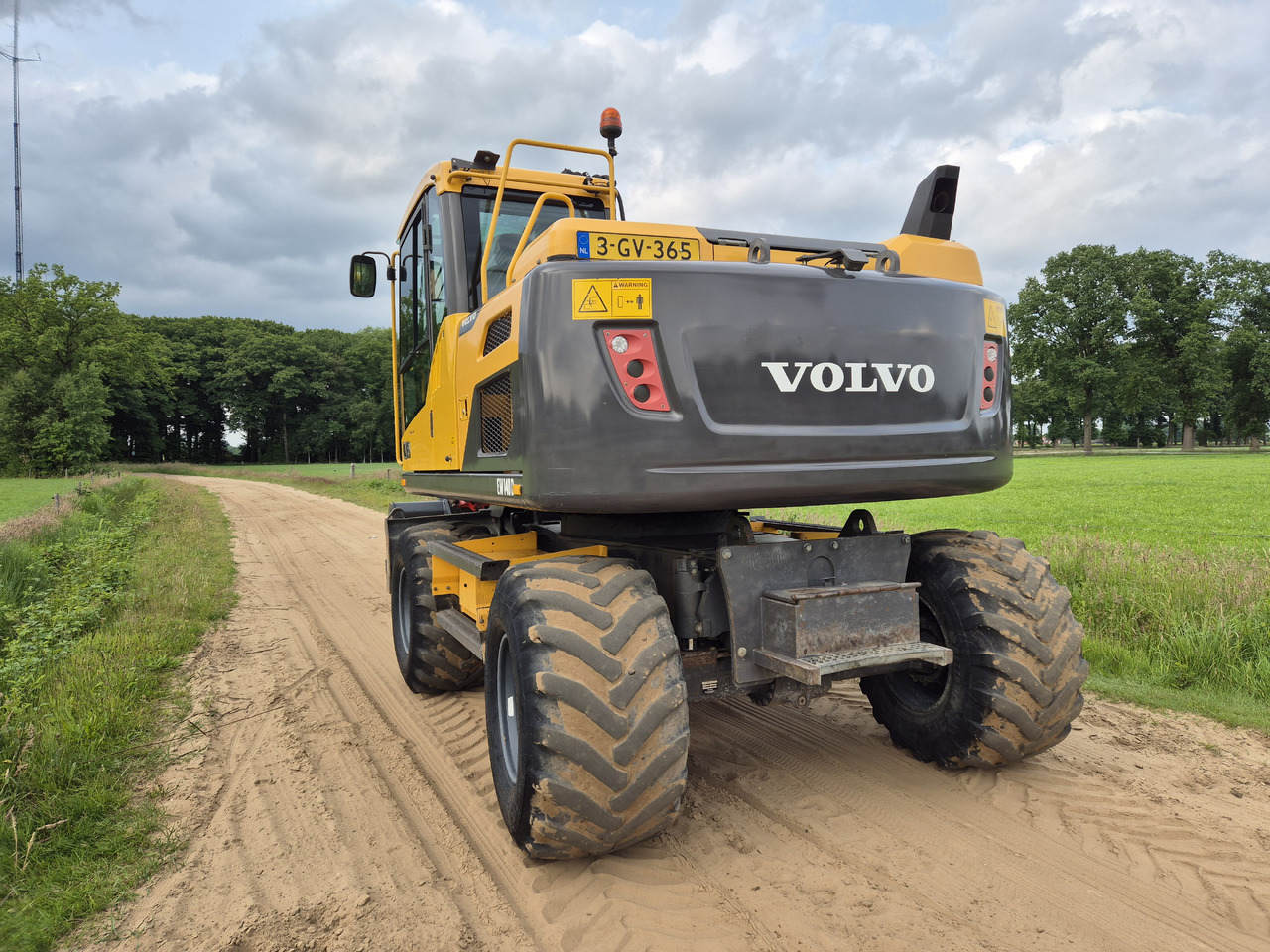 VOLVO EW 140 D Rototilt - Escavadeira de rodas: foto 3 VOLVO EW 140 D Rototilt - Escavadeira de rodas: foto 3