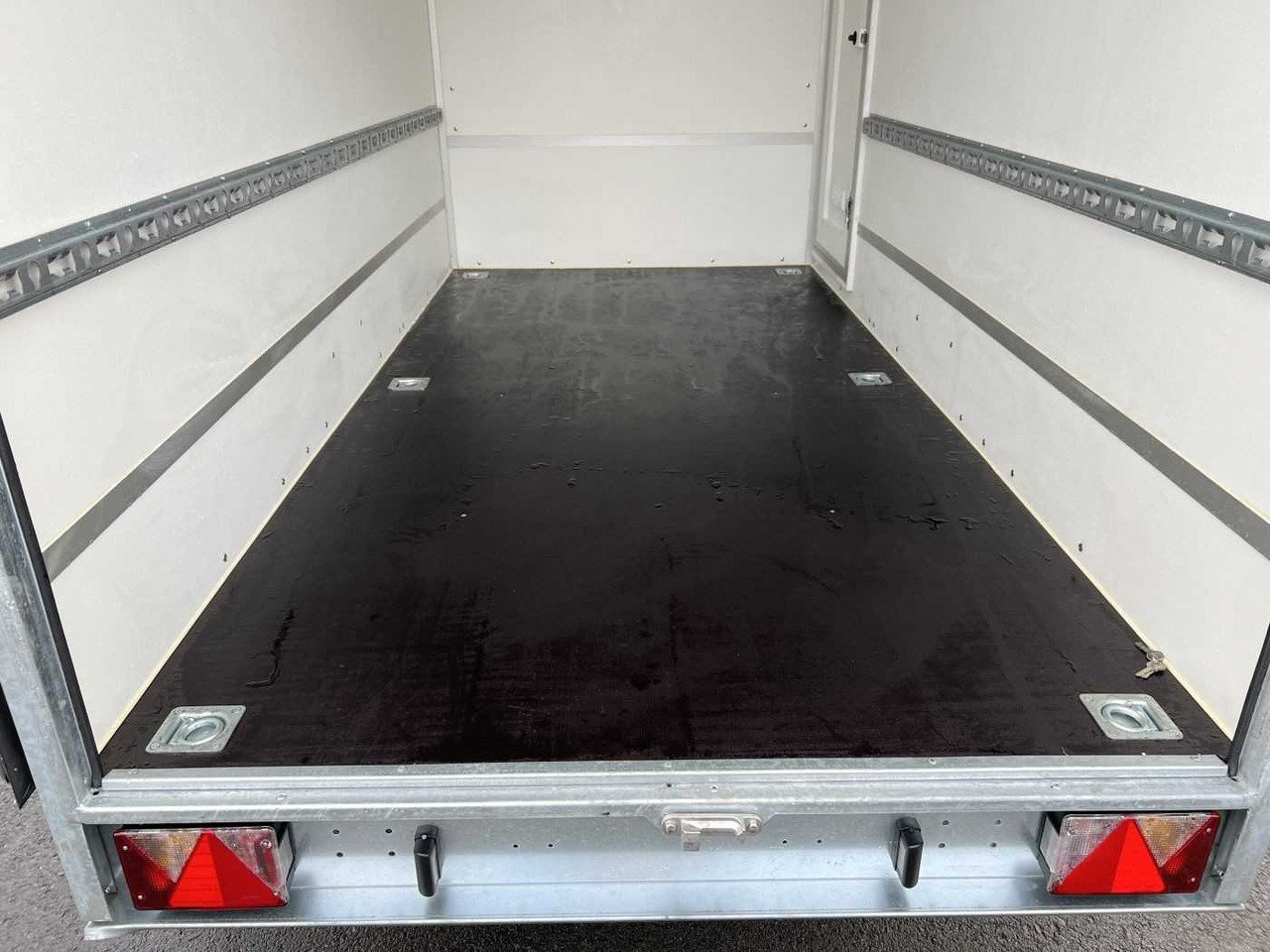 BLYSS F1330HD Seitentür Kofferanhänger - Reboque furgão: foto 5 BLYSS F1330HD Seitentür Kofferanhänger - Reboque furgão: foto 5