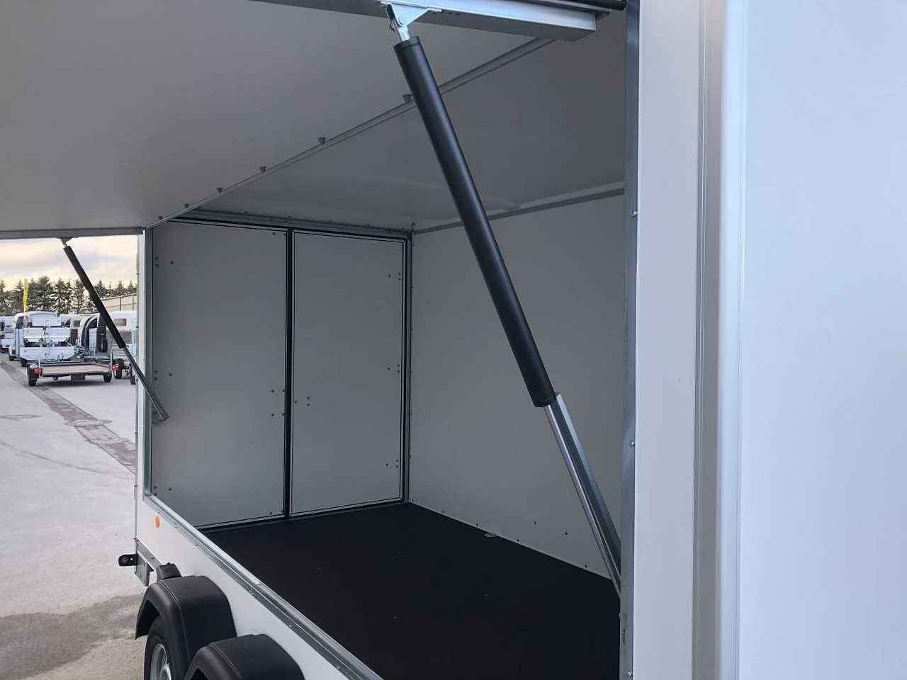 BOECKMANN KT 4018/27 H Aufstellklappe Kofferanhänger - Reboque furgão: foto 4 BOECKMANN KT 4018/27 H Aufstellklappe Kofferanhänger - Reboque furgão: foto 4
