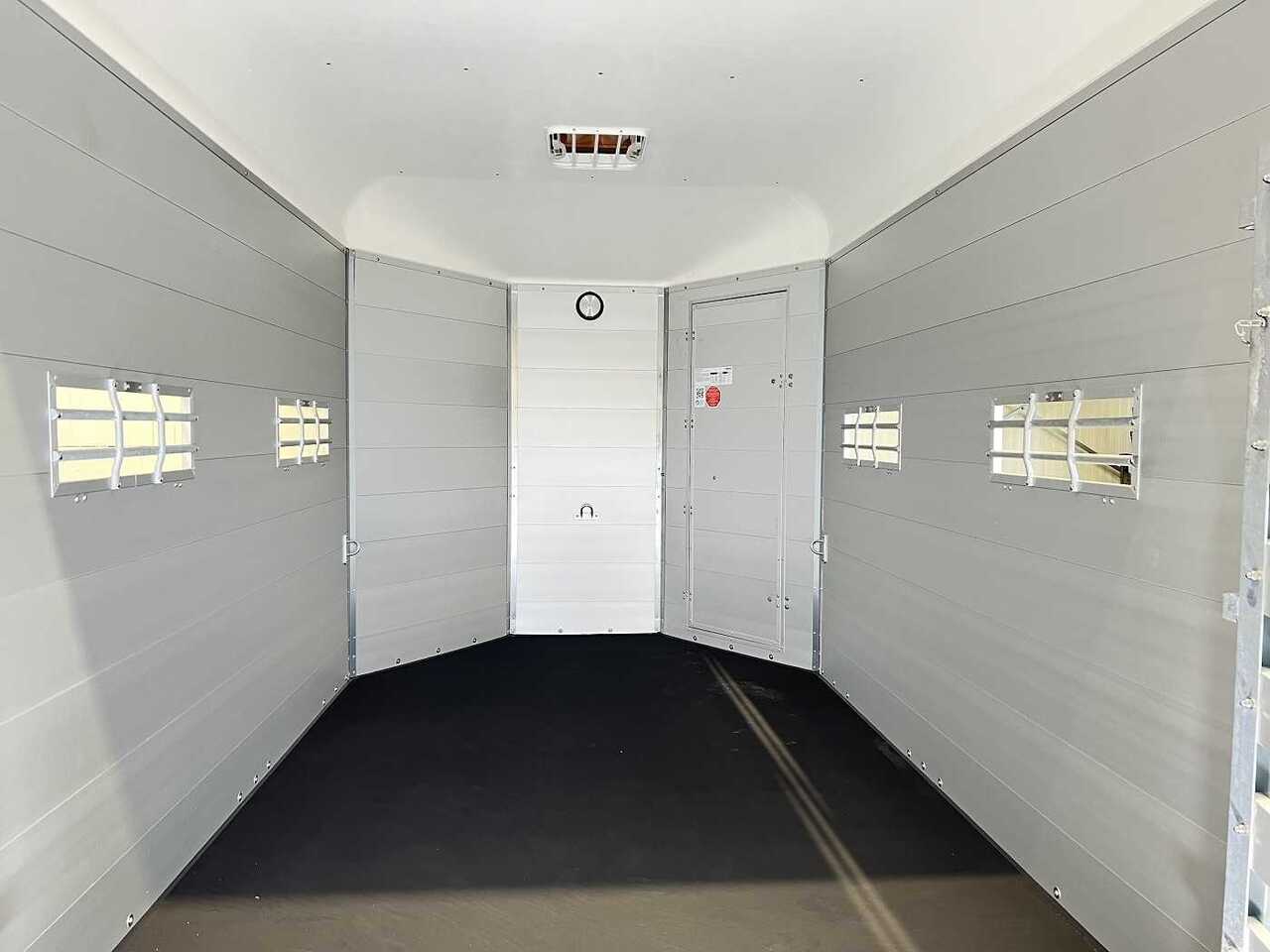 BOECKMANN VA 3520/35 P Viehanhänger - Reboque transporte de gado: foto 5 BOECKMANN VA 3520/35 P Viehanhänger - Reboque transporte de gado: foto 5