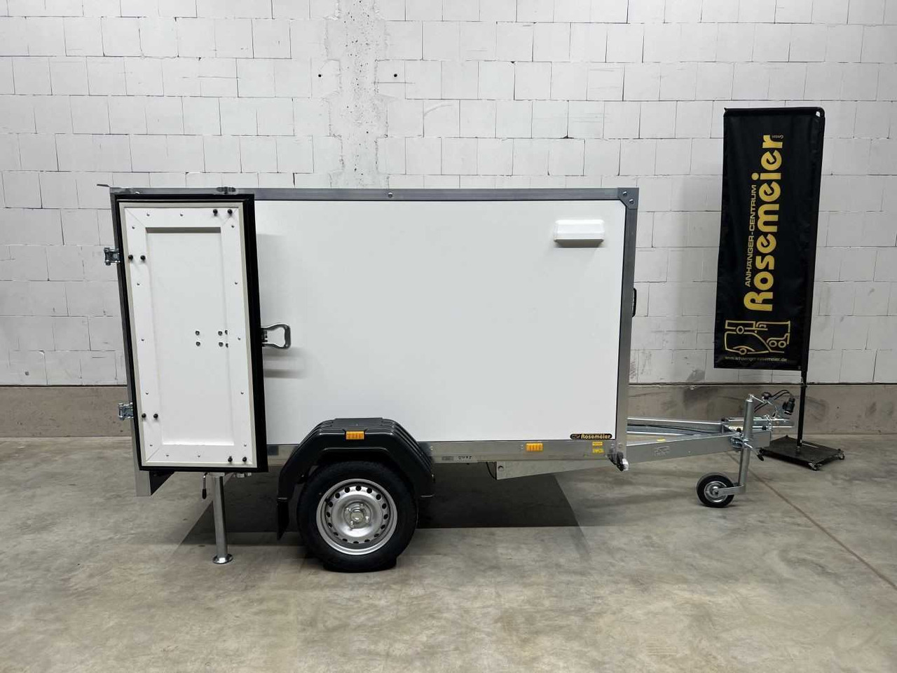 CHEVAL LIBERTE DEBON C220 Roadster Kofferanhänger - Reboque furgão: foto 1 CHEVAL LIBERTE DEBON C220 Roadster Kofferanhänger - Reboque furgão: foto 1