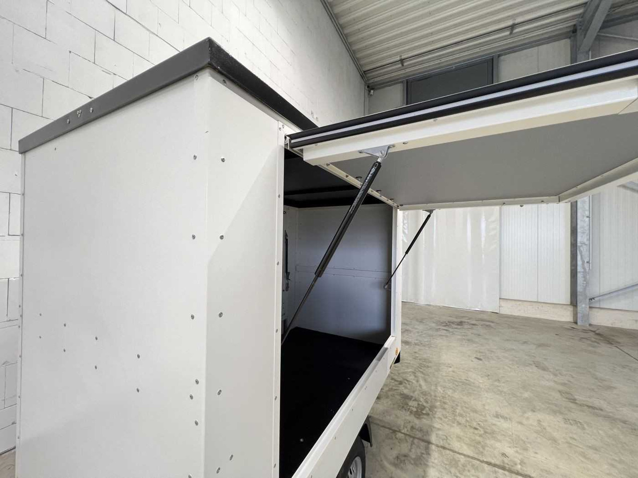 TPV HL-KT-EU2 mit 2 Aufstellklappe Verkaufsanhänger - Roulote bar: foto 5 TPV HL-KT-EU2 mit 2 Aufstellklappe Verkaufsanhänger - Roulote bar: foto 5