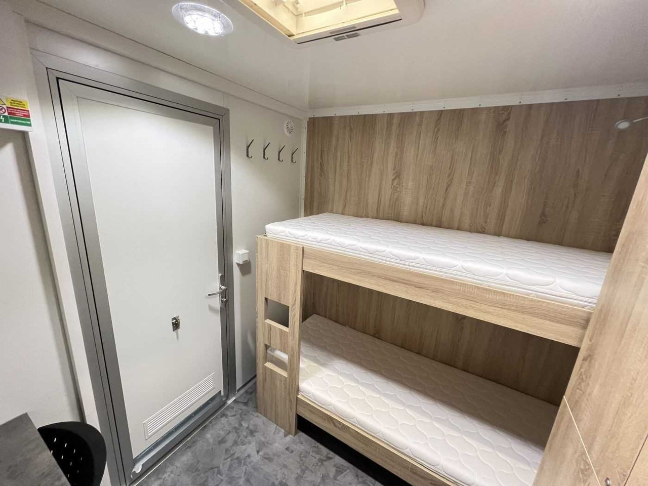 Casa contentor, Reboque novo VEZEKO MOBI 6602-SP2 Mannschaftswagen: foto 8 Casa contentor, Reboque novo VEZEKO MOBI 6602-SP2 Mannschaftswagen: foto 8