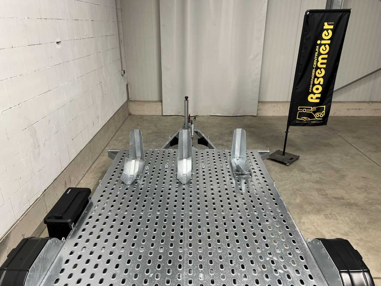 VEZEKO Motovan D 27+Box Motorradanhänger - Reboque para moto: foto 5 VEZEKO Motovan D 27+Box Motorradanhänger - Reboque para moto: foto 5