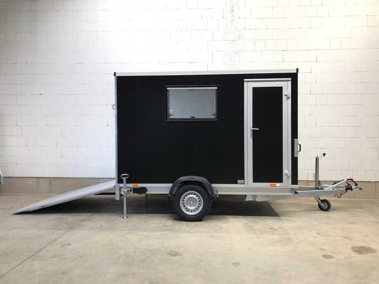 VEZEKO TK B 15.30 Rampe, Tür, Fenster Kofferanhänger - Reboque furgão: foto 2 VEZEKO TK B 15.30 Rampe, Tür, Fenster Kofferanhänger - Reboque furgão: foto 2