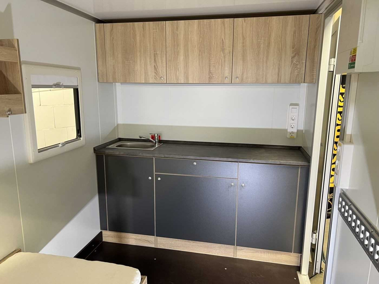 Caravana novo VEZEKO TK C 18.35 SP Offroad Campinganhänger: foto 10
