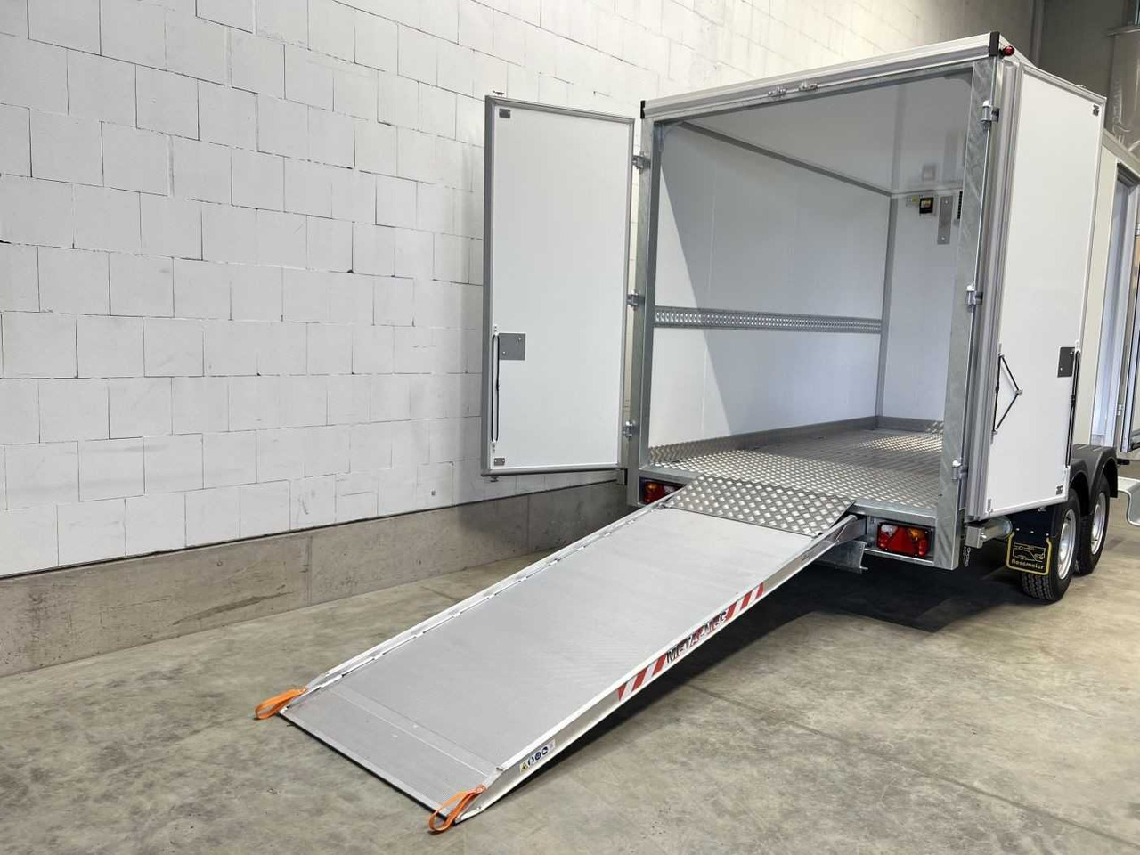 VEZEKO TK C 30.35 KH Rampe ausziehbar Kühlanhänger - Reboque frigorífico: foto 3 VEZEKO TK C 30.35 KH Rampe ausziehbar Kühlanhänger - Reboque frigorífico: foto 3