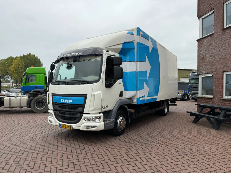 DAF LF 210 LF210 4X2 / Slaapcabine / 11.990KG / D'hollandia 1.50KG / DAF dealer onderhoud - Camião furgão: foto 2 DAF LF 210 LF210 4X2 / Slaapcabine / 11.990KG / D'hollandia 1.50KG / DAF dealer onderhoud - Camião furgão: foto 2