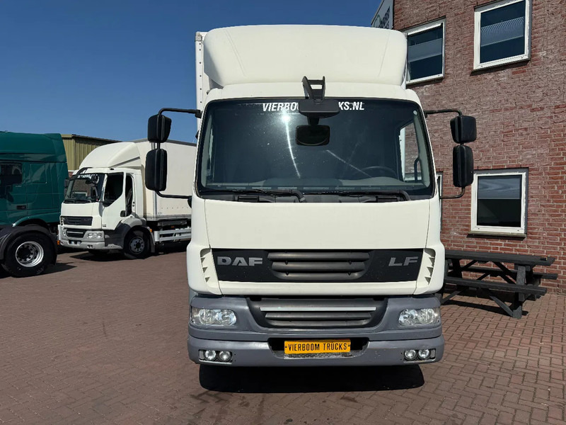 DAF LF 55.250 LF55-250 Box with lift / Manual gearbox Euro5 - Camião furgão: foto 2 DAF LF 55.250 LF55-250 Box with lift / Manual gearbox Euro5 - Camião furgão: foto 2