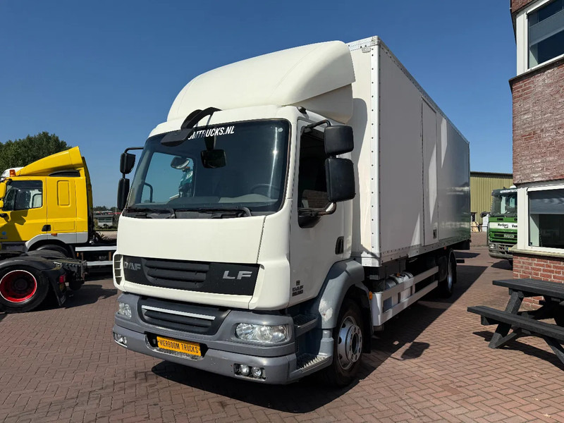 DAF LF 55.250 LF55-250 Box with lift / Manual gearbox Euro5 - Camião furgão: foto 3 DAF LF 55.250 LF55-250 Box with lift / Manual gearbox Euro5 - Camião furgão: foto 3