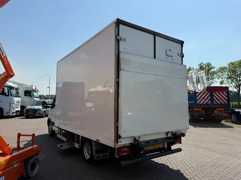 Iveco Daily Daily 40C15 Koffer mit Isokoffer (mit Heizung) und Ladebordwand - Carrinha de contentor: foto 4 Iveco Daily Daily 40C15 Koffer mit Isokoffer (mit Heizung) und Ladebordwand - Carrinha de contentor: foto 4