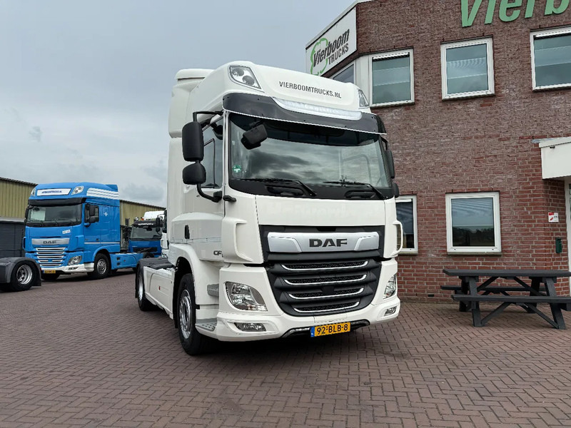 DAF CF 410 CF410 4X2 Spacecab - Distributie trekker - Mileuzone - Dealer onderhouden - apk 6-2026 - Tractor: foto 1 DAF CF 410 CF410 4X2 Spacecab - Distributie trekker - Mileuzone - Dealer onderhouden - apk 6-2026 - Tractor: foto 1