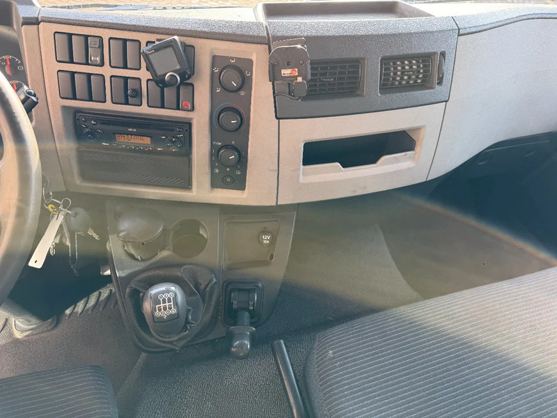 Volvo FL 12 FL 280 11.990KG MANUAL GEARBOX - Camião chassi: foto 4 Volvo FL 12 FL 280 11.990KG MANUAL GEARBOX - Camião chassi: foto 4