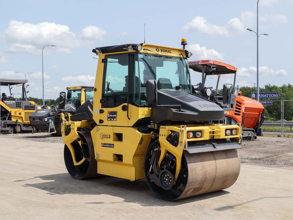 BOMAG BW 154 AP-4v AM - Compactador de asfalto: foto 4 BOMAG BW 154 AP-4v AM - Compactador de asfalto: foto 4