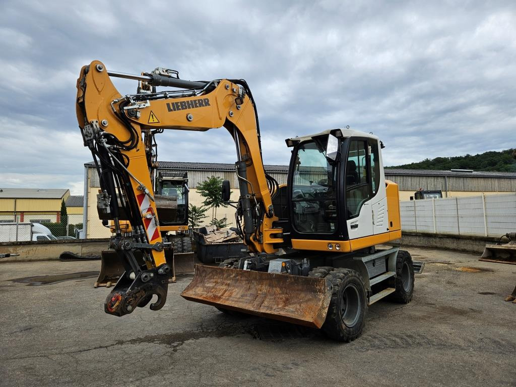 LIEBHERR A 910 COMPACT - Escavadeira de rodas: foto 5 LIEBHERR A 910 COMPACT - Escavadeira de rodas: foto 5