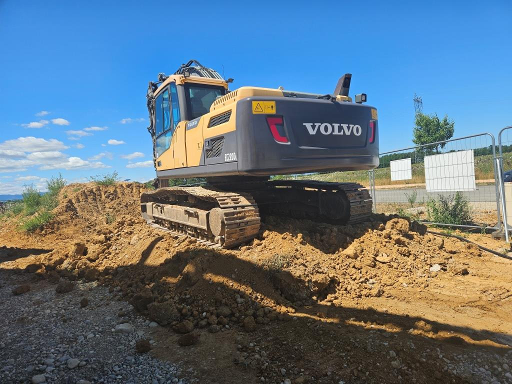 VOLVO EC 220 DL - Escavadora de rastos: foto 5 VOLVO EC 220 DL - Escavadora de rastos: foto 5
