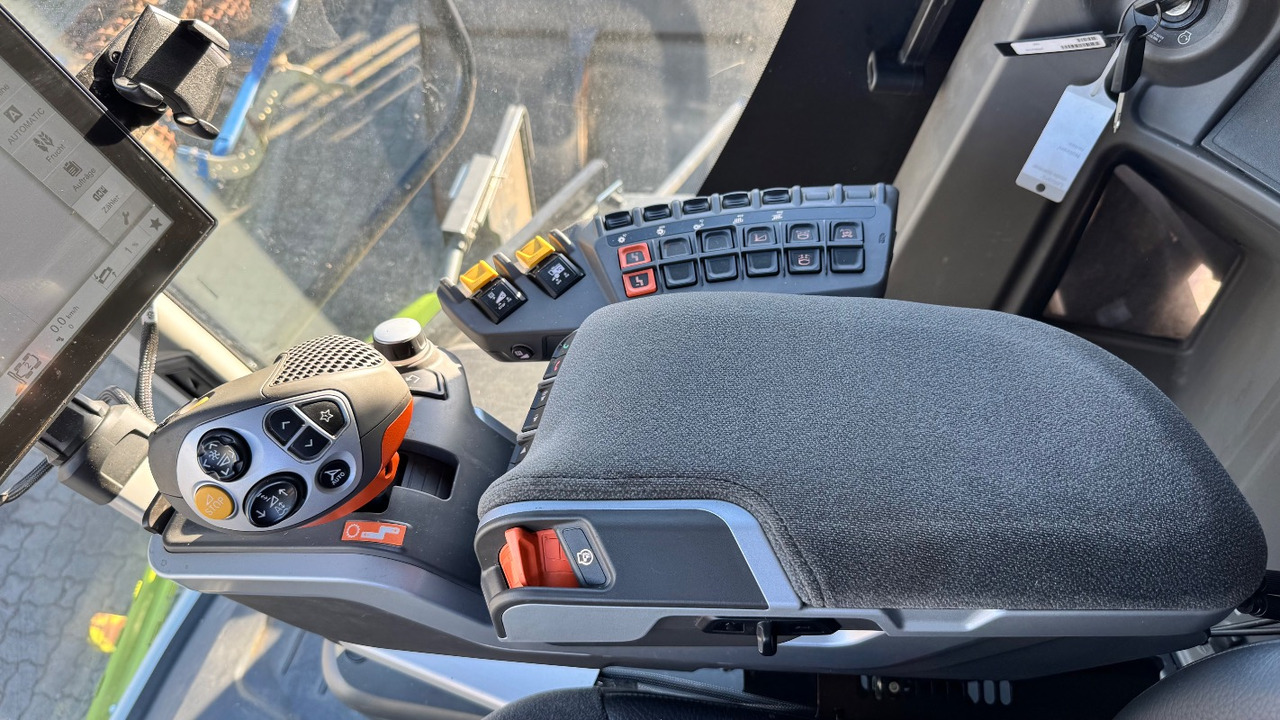 CLAAS Lexion 6900 TerraTrac 890 full Options - Ceifeira debulhadora: foto 4 CLAAS Lexion 6900 TerraTrac 890 full Options - Ceifeira debulhadora: foto 4