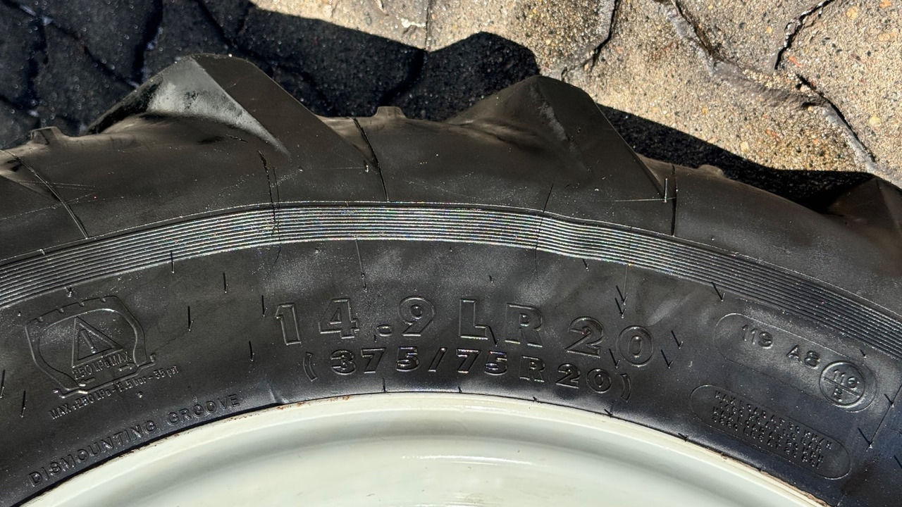 Steyr 4090 Kompakt - Trator: foto 4 Steyr 4090 Kompakt - Trator: foto 4