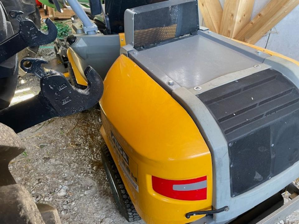 Stiga Titan 26H Diesel-Aufsitzrasenmäher mit Frontmähwerk - Cortador de grama: foto 3 Stiga Titan 26H Diesel-Aufsitzrasenmäher mit Frontmähwerk - Cortador de grama: foto 3