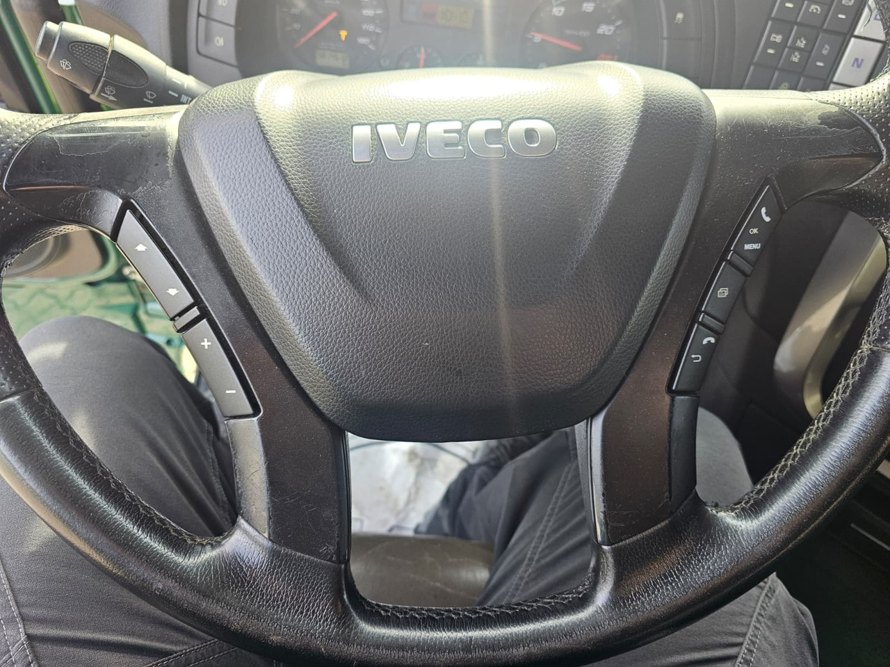 Camião transportador de contêineres/ Caixa móvel Iveco Stralis 560 6x4: foto 26