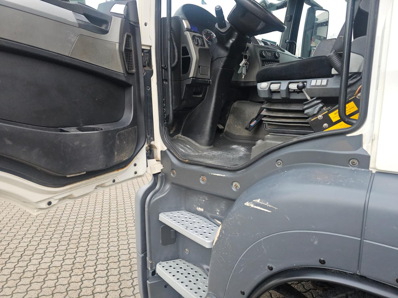 MAN TGS 26.400 6X2-4 - Camião transportador de contêineres/ Caixa móvel: foto 5 MAN TGS 26.400 6X2-4 - Camião transportador de contêineres/ Caixa móvel: foto 5