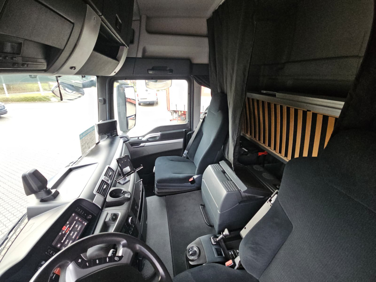 MAN TGS 26.500 6X2-4 - Camião transportador de contêineres/ Caixa móvel: foto 5 MAN TGS 26.500 6X2-4 - Camião transportador de contêineres/ Caixa móvel: foto 5