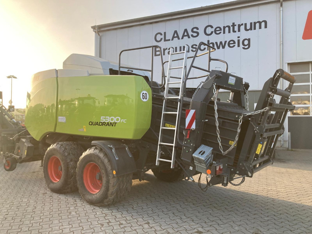CLAAS Quadrant 5300 FC - Enfardadeira de fardos quadrados: foto 4 CLAAS Quadrant 5300 FC - Enfardadeira de fardos quadrados: foto 4