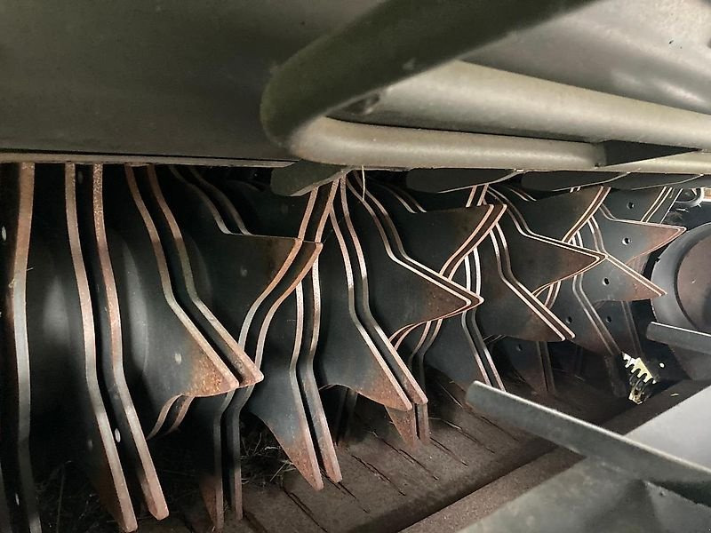 CLAAS Variant 485 RC PRO - Enfardadeira de fardos redondos: foto 2 CLAAS Variant 485 RC PRO - Enfardadeira de fardos redondos: foto 2