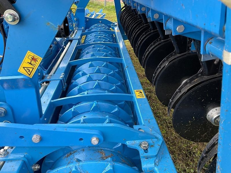 Lemken Zirkon 12/300 und Saphir 9/300-DS - Semeadora combinada: foto 2 Lemken Zirkon 12/300 und Saphir 9/300-DS - Semeadora combinada: foto 2