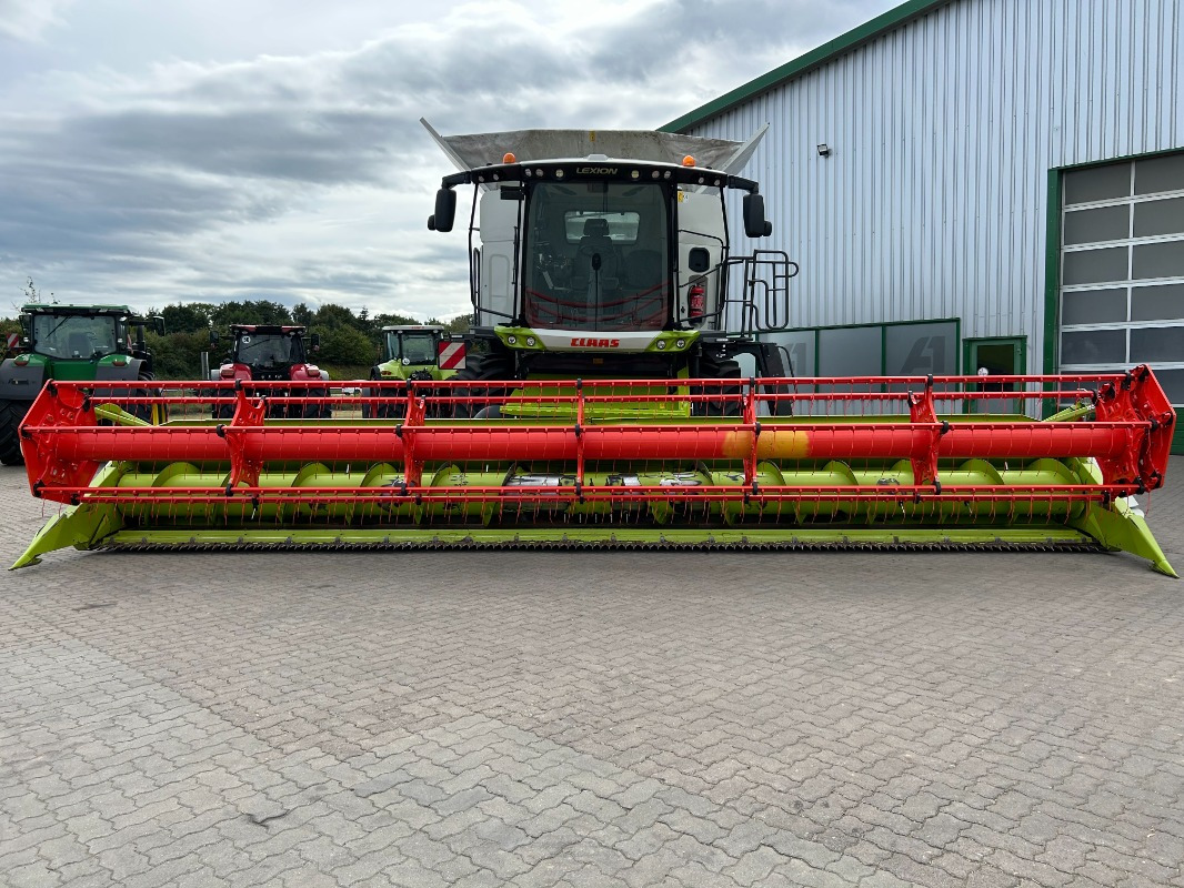 CLAAS Lexion 6800 mit Vario 930 Schneidwerk - Ceifeira debulhadora: foto 3 CLAAS Lexion 6800 mit Vario 930 Schneidwerk - Ceifeira debulhadora: foto 3