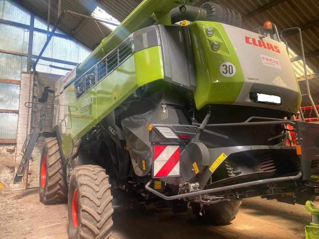 CLAAS Lexion 6800 mit Vario 930 Schneidwerk - Ceifeira debulhadora: foto 1 CLAAS Lexion 6800 mit Vario 930 Schneidwerk - Ceifeira debulhadora: foto 1