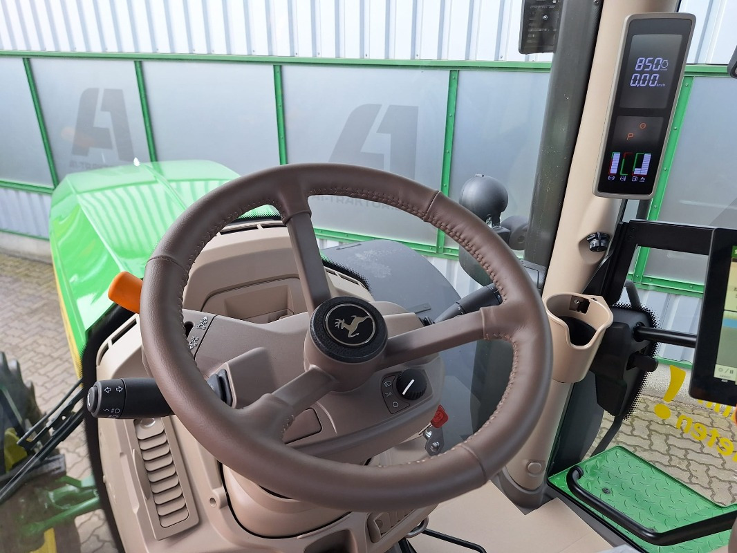 John Deere 6R 230 **MIETRÜCKLÄUFER** - Trator: foto 4 John Deere 6R 230 **MIETRÜCKLÄUFER** - Trator: foto 4