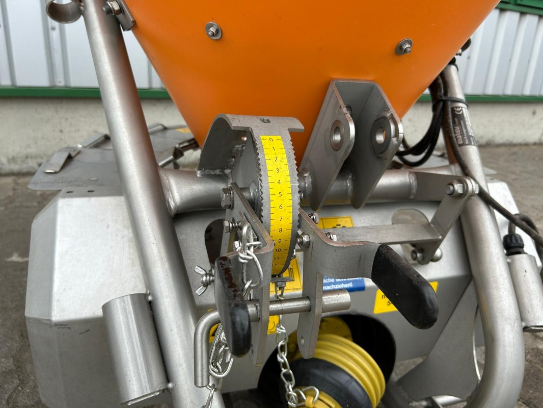 Matev SPR-H/M 125 IX - Espalhador de areia/ Sal: foto 5 Matev SPR-H/M 125 IX - Espalhador de areia/ Sal: foto 5