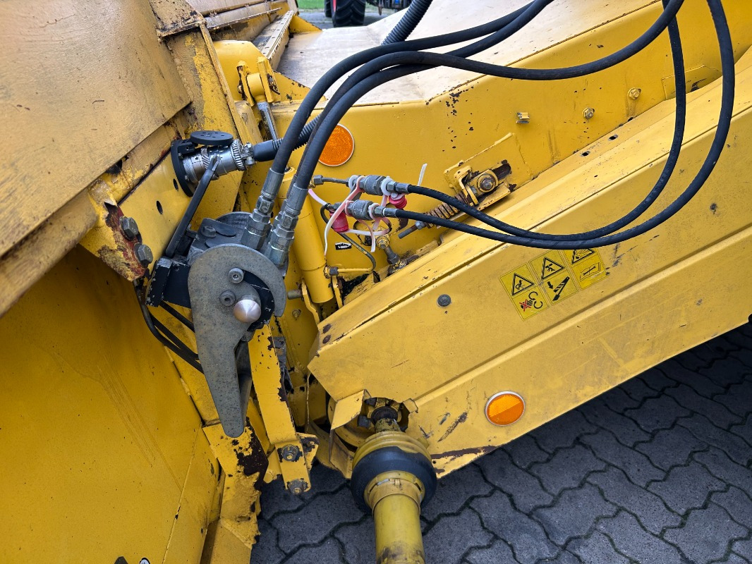 New Holland TX 68 Plus - Ceifeira debulhadora: foto 2 New Holland TX 68 Plus - Ceifeira debulhadora: foto 2