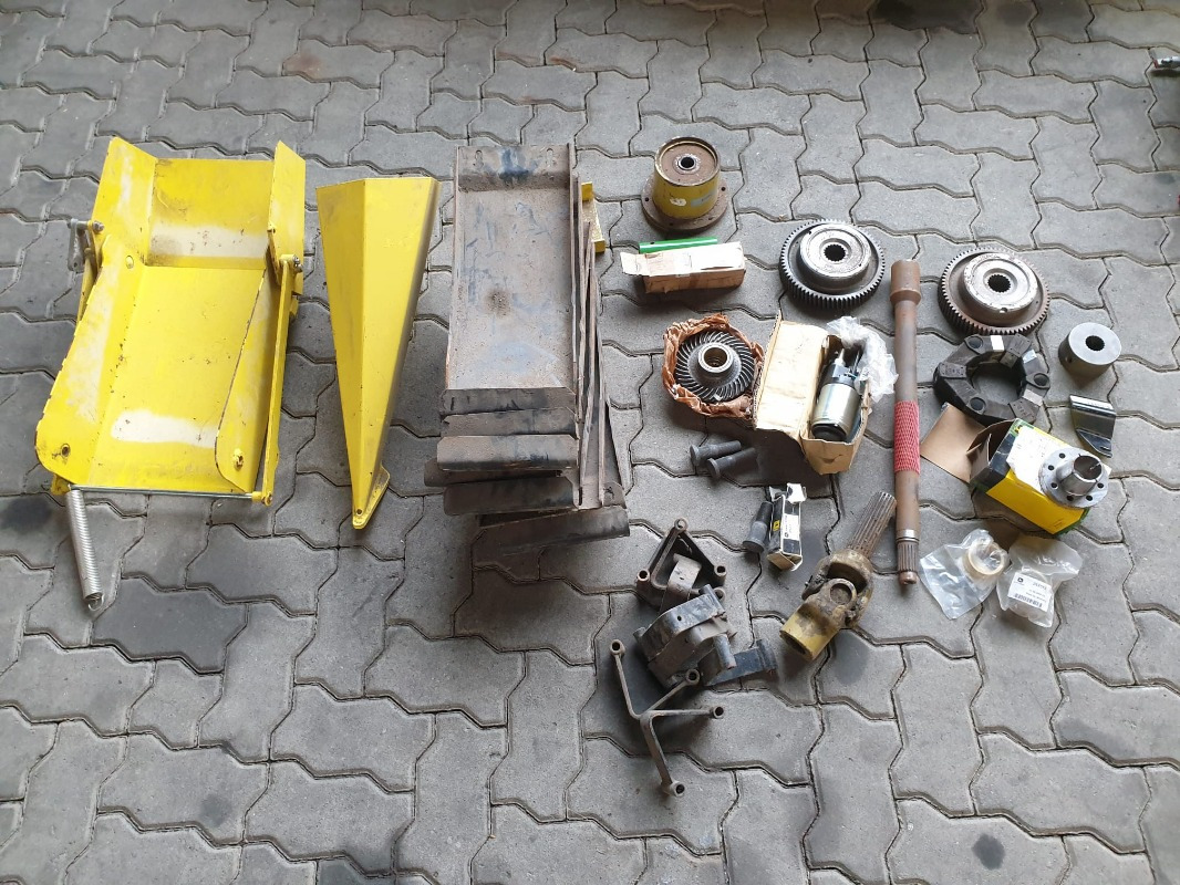 Kemper VERSCHLEIßTEILPAKET - Peça de reposição por Máquina agrícola: foto 1 Kemper VERSCHLEIßTEILPAKET - Peça de reposição por Máquina agrícola: foto 1